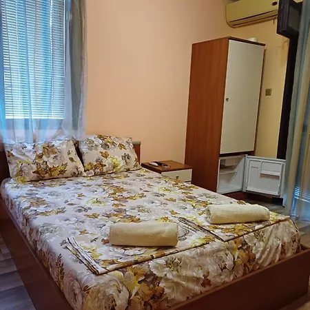 Guest house Апартаменти И Стаи За Гости Анхиало *