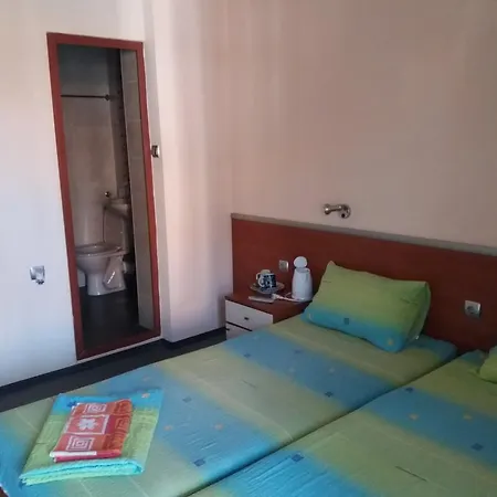 Апартаменти И Стаи За Гости Анхиало Guest house *