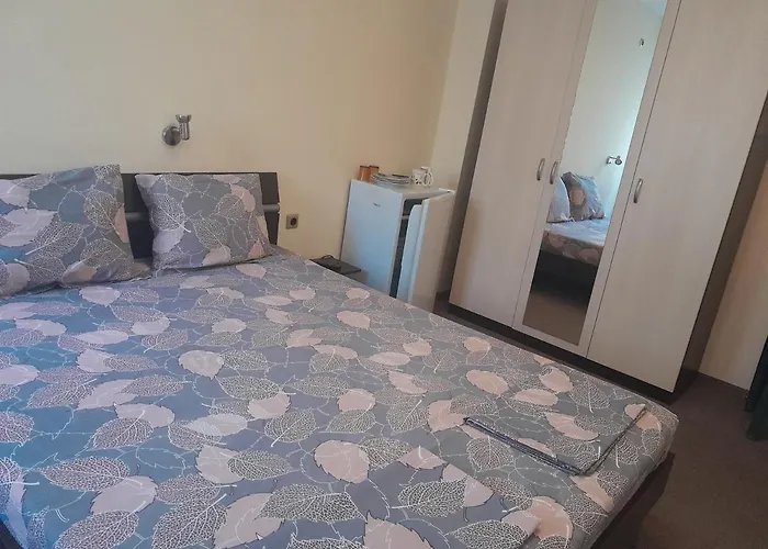 Konukevi и анхиало *