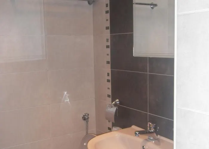 Konukevi и анхиало *