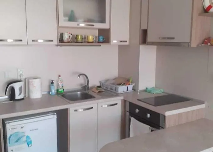 и анхиало Konukevi