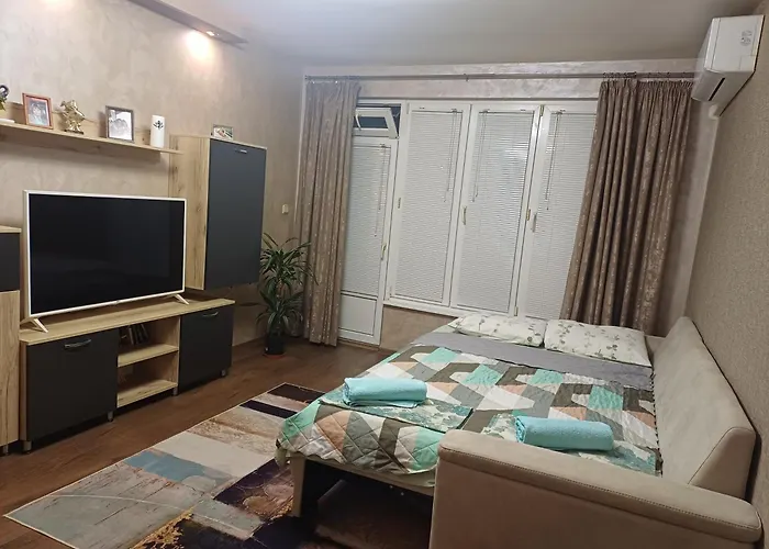 и анхиало بوموري